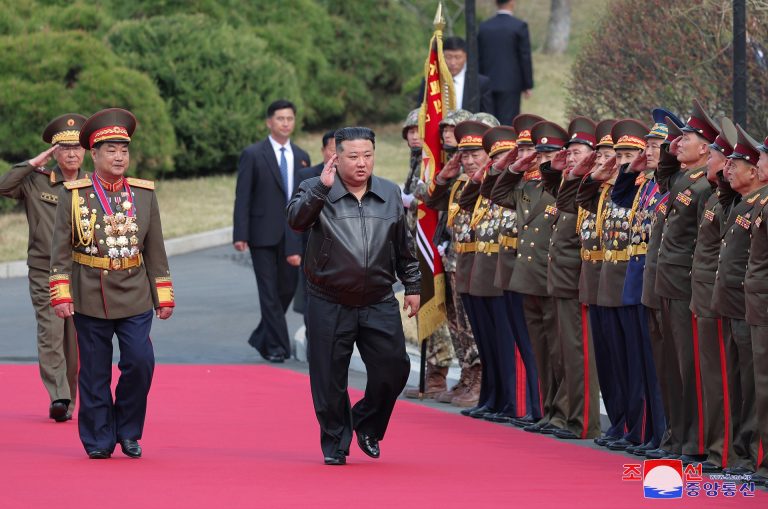 Kim Dzsong Un szerint itt az idő, hogy Észak-Korea készen álljon a háborúra