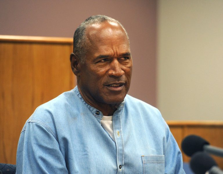 Pár órával O.J. Simpson halálhíre után mémek árasztották el a közösségi médiát