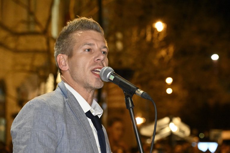 Már a DK népszerűségét ostromolja Magyar Péter még be sem jelentett pártja