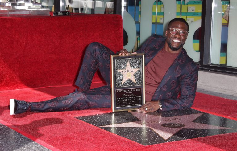 Látványosan kigyúrta magát a hollywoodi világsztár Kevin Hart (videó)