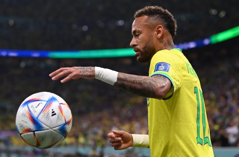 Neymar megmutatta a kislányát, nagyon aranyosak (fotók)