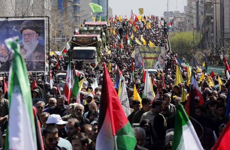 Hiába Irán támadása, Izrael folytatja a háborút a Gázai övezetben