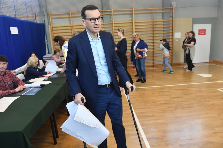 Az ellenzéki PiS nyerhette a lengyel helyhatósági választásokat