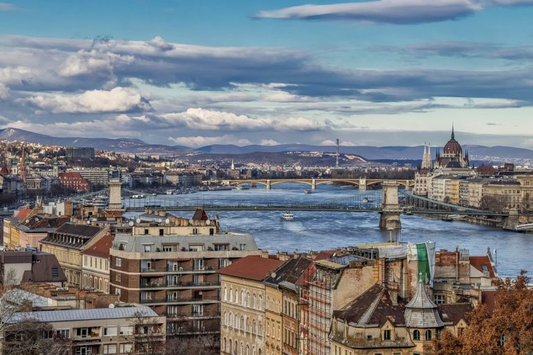 Továbbra is tetszhalott állapotban a budapesti ingatlanpiac