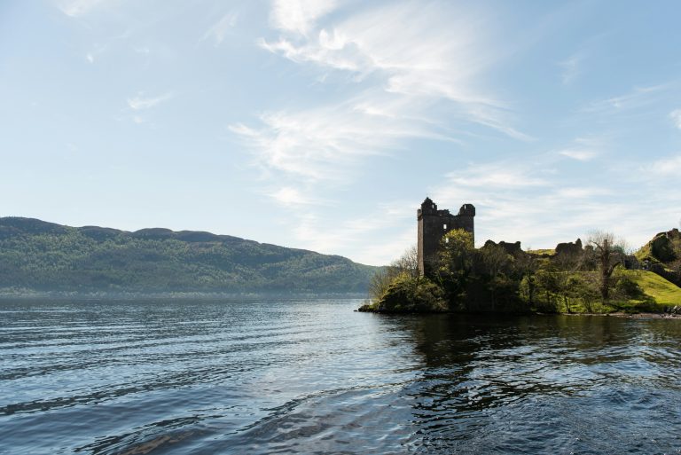 A fél világgal a Loch Ness-i szörnyet kerestetik, a NASA-t is be akarják vonni