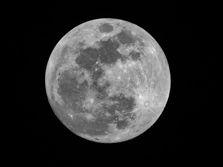 Több mint 22 ezer rengést észleltek a Holdon