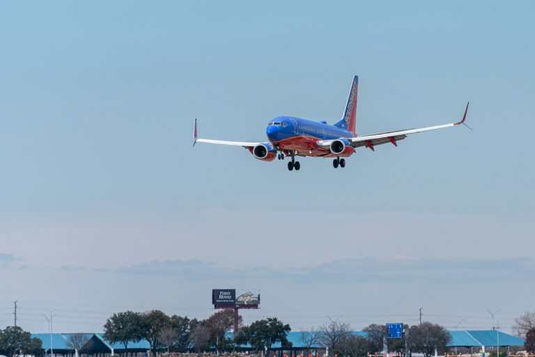 Felszállás közben szakadt le egy Boeing hajtóműburkolata (videó)