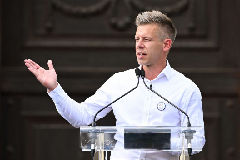 Elemzők szerint Magyar Péter akár Orbán Viktor kihívója is lehet