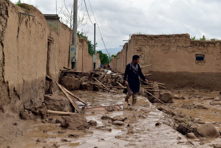 315-re emelkedett az afganisztáni áradások halálos áldozatainak száma