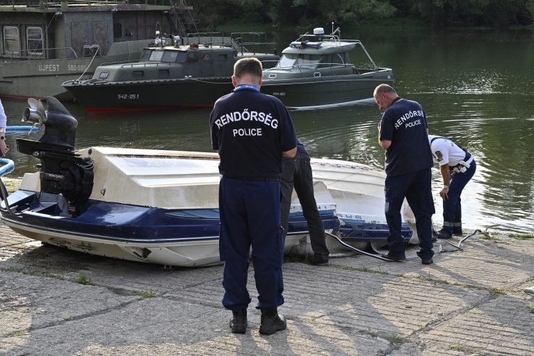Verőcei hajóbaleset: bűnügyi felügyelet alá került a szállodahajó kapitánya, ittas lehetett a motorcsónak vezetője