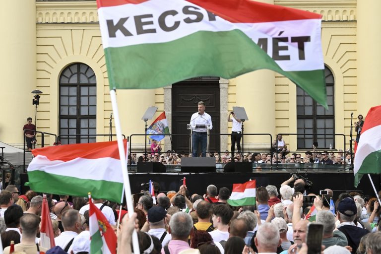 Elmondta a rendőrség, blokkolták-e az internetet Magyar Péter gyűlésein