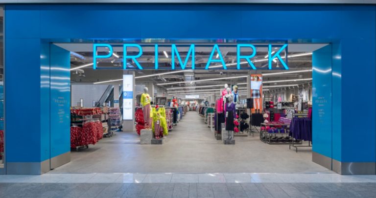 Megnyitott az első magyarországi Primark, ilyen árakkal találkozhatnak a vásárlók