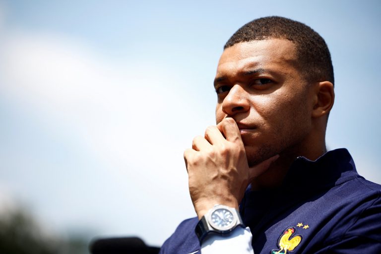 Hivatalosan is bejelentette a Real Madrid Mbappé leigazolását