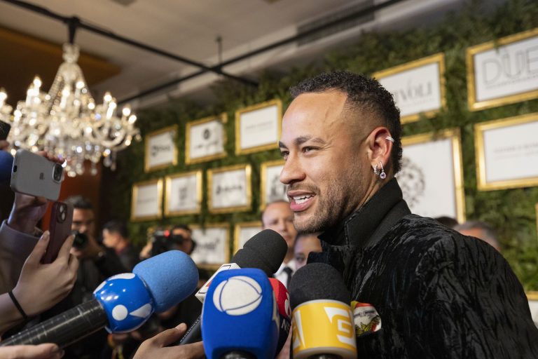 Neymar újra edzésbe állt, együtt edzett a brazil válogatottal