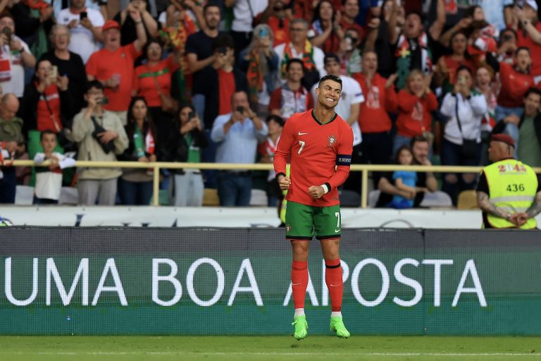 Videón Cristiano Ronaldo egészen elképesztő gólja az írek ellen