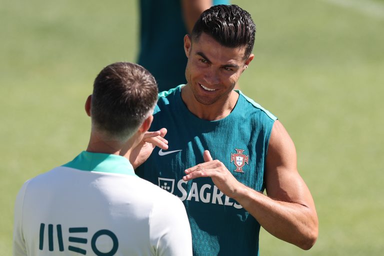 Cristiano Ronaldo kész kispadozni az Európa-bajnokságon