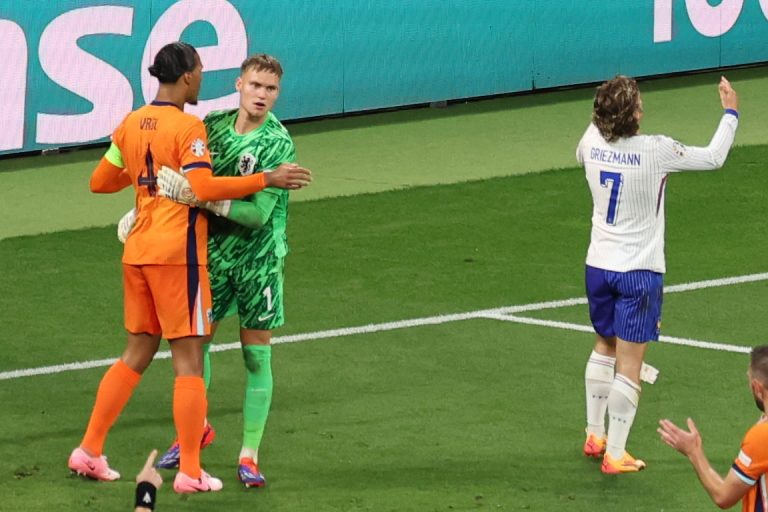 A hollandok szerint egy szabályos gólt vettek el tőlük a franciák ellen