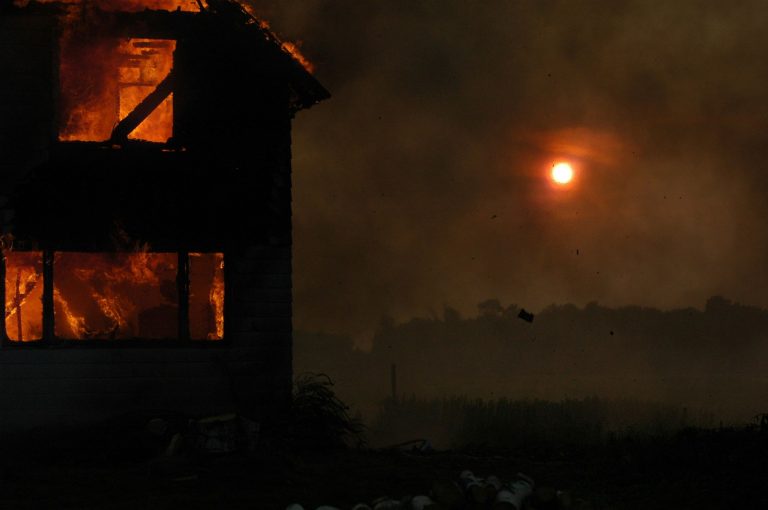 Tűz ütött ki egy georgiai lakóházban, 6 ember életét vesztette, köztük 3 gyermek