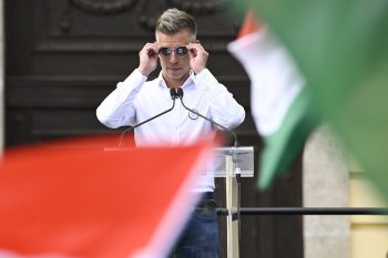 Magyar Péter bejelentette a „rendszerváltó kártyát”, pénzügyi támogatást remél