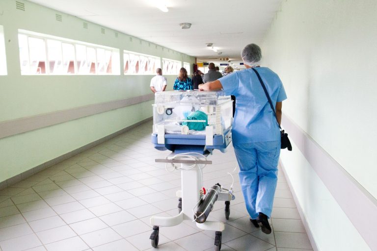 Orvoshiány miatt július közepéig csak délelőtti rendelések lesznek az ózdi kórház gyermekosztályán