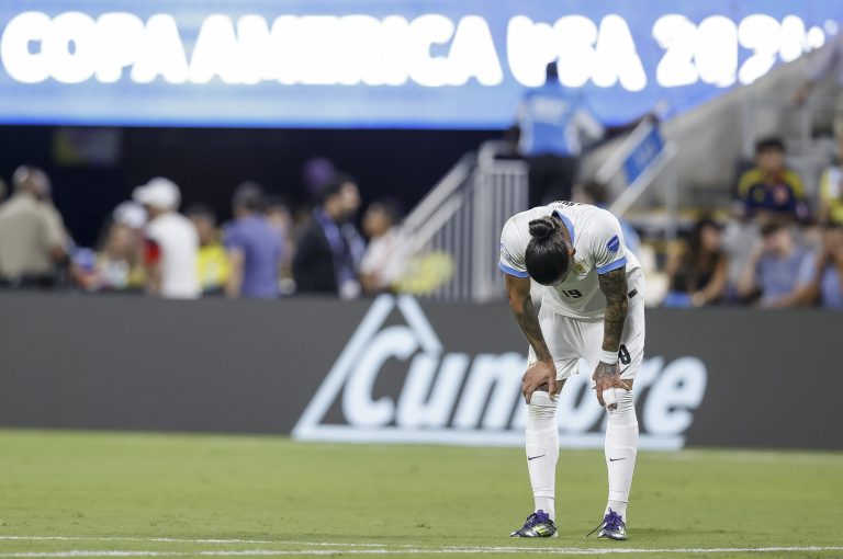 Copa América: megható jelenet, ahogyan fiát vigasztalja a Liverpool sztárja a verekedés után