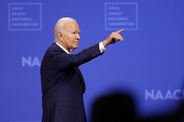 Joe Biden ismét koronavírusos lett, lemondta a beszédét