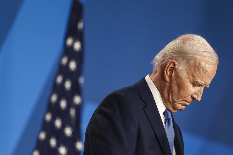 A Fehér Ház azt mondja, Joe Biden nem mond le az elnöki székről