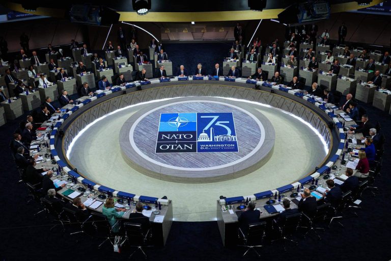 Már csak az a kérdés, mikor lesz NATO-tag Ukrajna, de nem keresik a konfliktust az oroszokkal