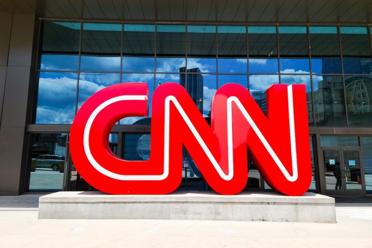 Tömeges elbocsátásokat jelentett be a CNN, a jövő a mesterséges intelligencia köré épül