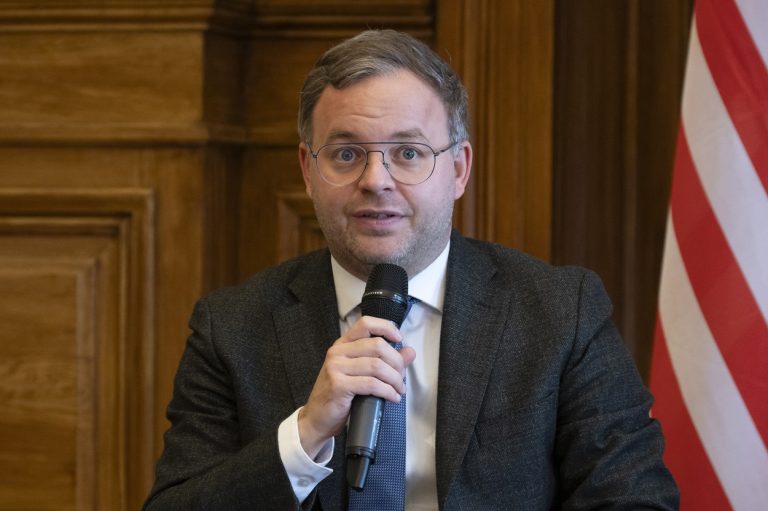 Orbán Balázs Magyar Péterről: semmilyen módon nem megoldás Magyarország problémáira