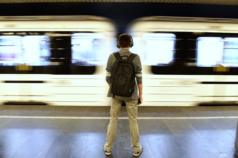 „Már csak” 35°C van a 3-as metrón, de mit mond Karácsony?