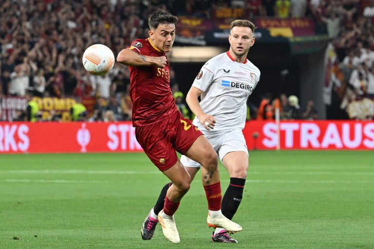 Hihetetlen jelenetek Splitből, megérkezett Rakitic (videó)