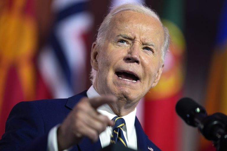 Demokrata szenátor: Biden nem tud nyerni, Trump viszont igen, „jó úton halad”