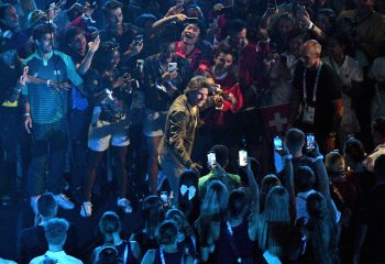 Videón Tom Cruise őrületes mutatványa a párizsi olimpia záróünnepségéről