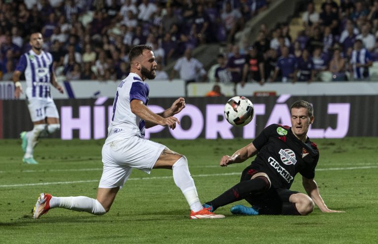 Az Újpest elleni súlyos vereség után új edzőt kapnak Dzsudzsákék Debrecenben