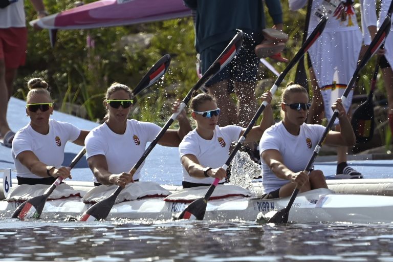 Egy nagyon rossz rajttal is döntős a női kajak négyes az olimpián