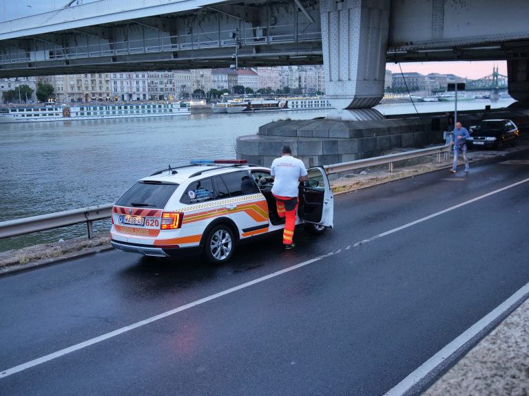 Új információk jelentek meg az Erzsébet hídnál Dunába sodródott bulizó fiatalokról