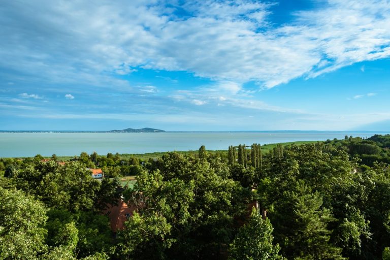 Emiatt válik egyre élhetetlenebbé a Balaton közvetlen környezete