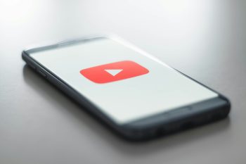 Új, többek szerint aggályos funkciót jelentett be a YouTube