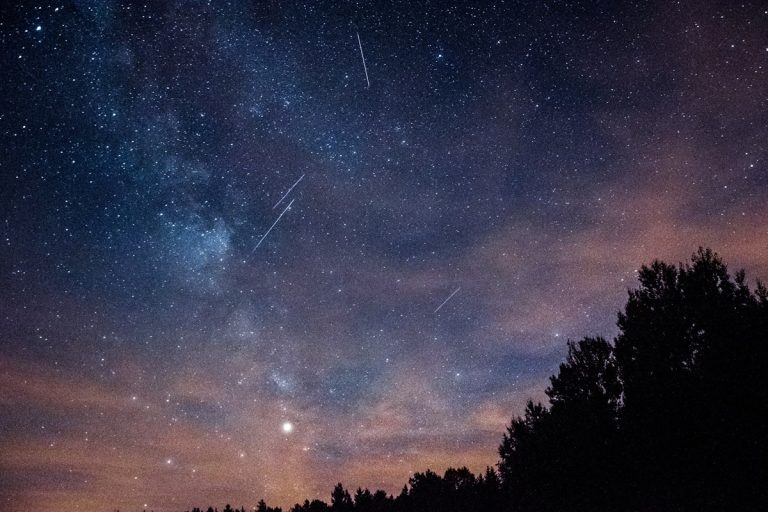 Óránként akár hatvan hullócsillagot is láthatunk a napokban