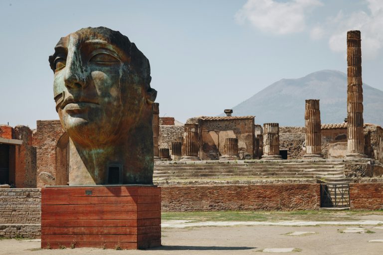 Kétezer éves pompeii épületet rongált meg egy brit turista