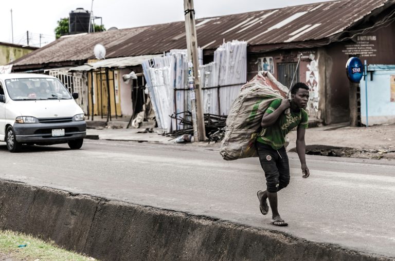 Már legkevesebb 49 áldozata van a nigériai áradásoknak