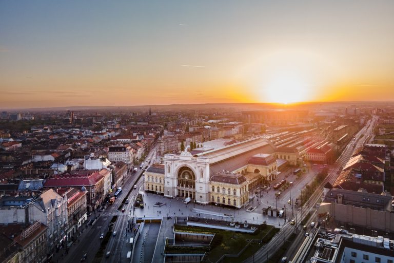 Fontos bejelentést tett a MÁV, jön a kötelező elővételes jegyvásárlás az elővárosi járatokon