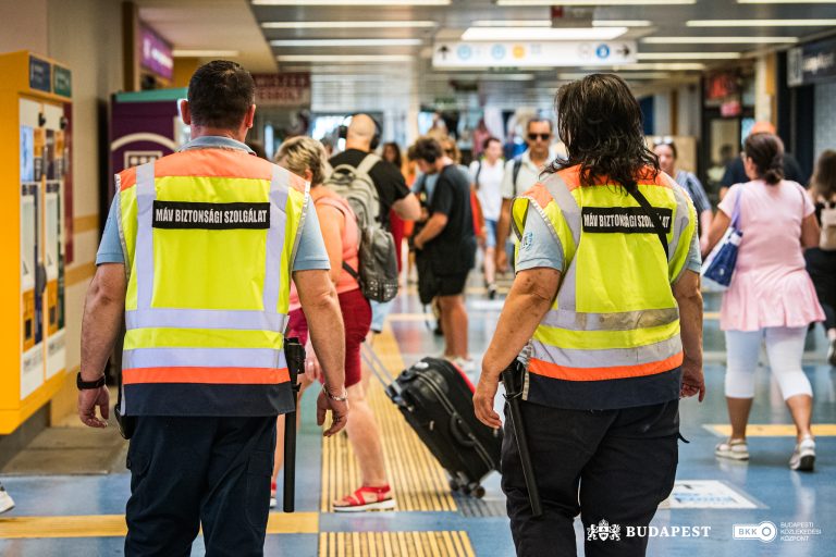 Két hétvégén át pótlóbuszok fognak járni az 1-es metró egy szakaszán