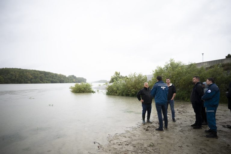 Már elrendelték a katonák kivezénylését árvízvédelmi munkálatokra