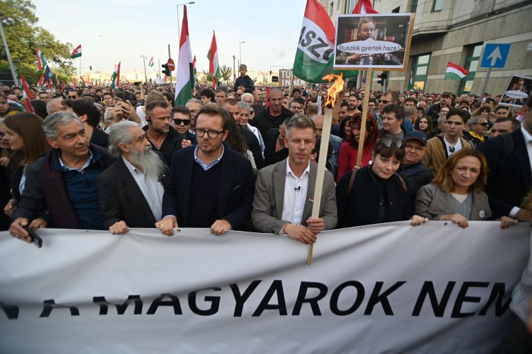 Magyar Péter bejelentette, a Tisza Párt ezt a stratégiát folytatja a választásokig