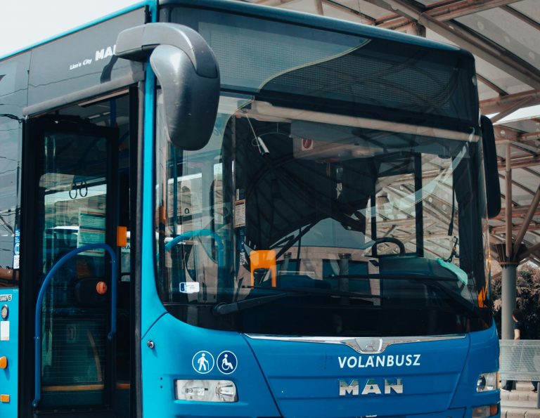 Baleset miatt terelve közlekedik a 15-ös busz Budapesten