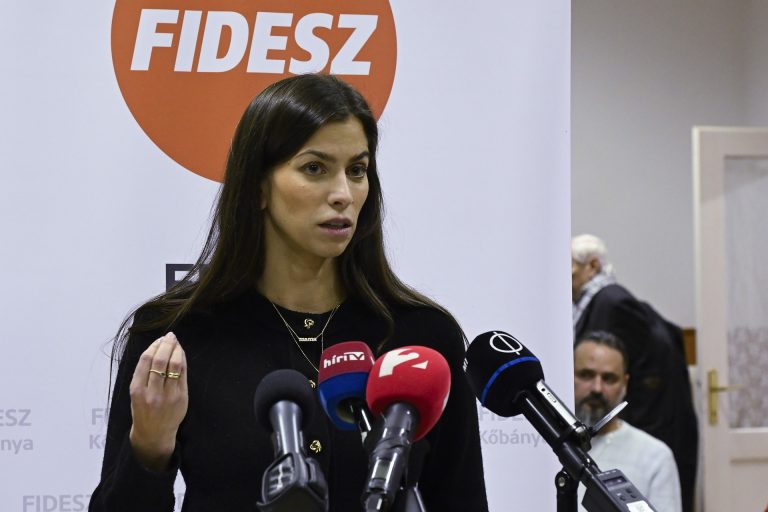 Szentkirályi Alexandra: Karácsony hazudik, rémhíreket terjeszt és hergel