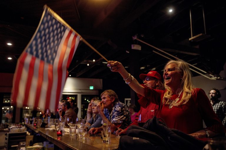 A világ egyik leggazdagabb embere is üzent Donald Trumpnak