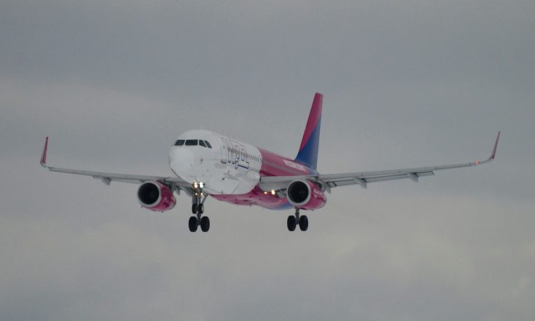 Budapesten landolt a Wizz Air járata Debrecen helyett a sűrű köd miatt